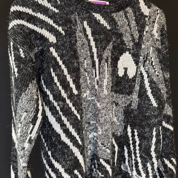 Sweater Graphix Vintage Acrylic Sweater - Picture 2 of 5